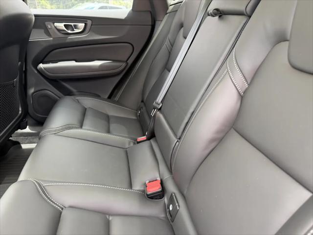 2023 Volvo XC60 B5 Ultimate Bright Theme
