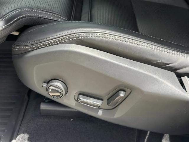 2023 Volvo XC60 B5 Ultimate Bright Theme