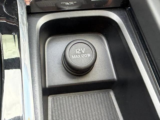 2023 Volvo XC60 B5 Ultimate Bright Theme