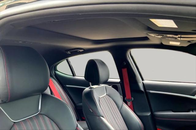 2023 Genesis G70 3.3T RWD