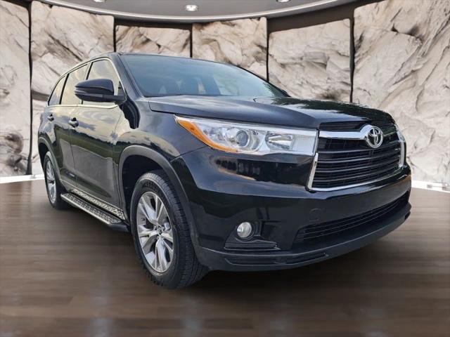 2016 Toyota Highlander LE Plus V6 for sale in Houston, TX