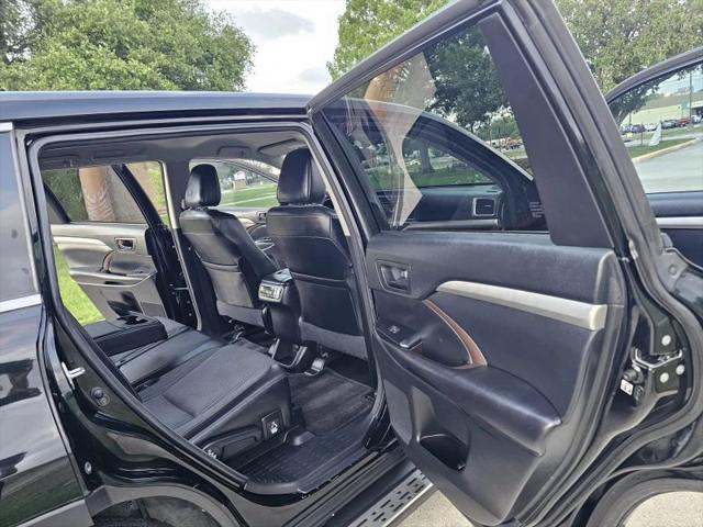 2016 Toyota Highlander LE Plus V6