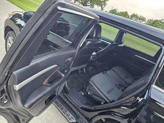 2016 Toyota Highlander LE Plus V6