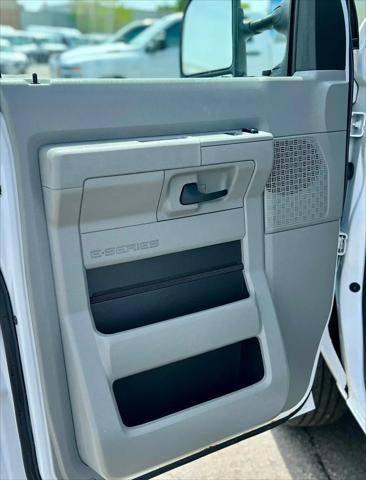 2023 Ford E-350 Cutaway Base