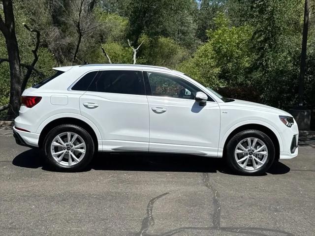 2025 Audi Q3 Premium 45 TFSI S line quattro Tiptronic