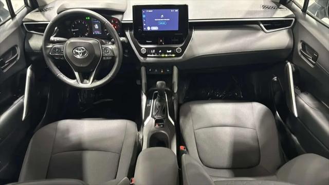2025 Toyota Corolla Cross LE