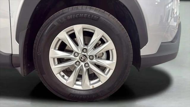2025 Toyota Corolla Cross LE