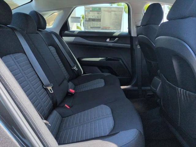 2026 Kia K5 LXS FWD