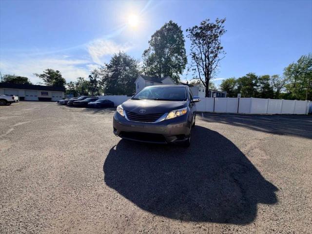 2017 Toyota Sienna LE 8 Passenger