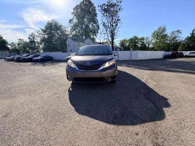 2017 Toyota Sienna LE 8 Passenger