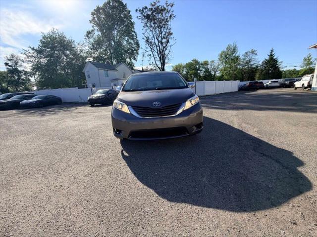 2017 Toyota Sienna LE 8 Passenger