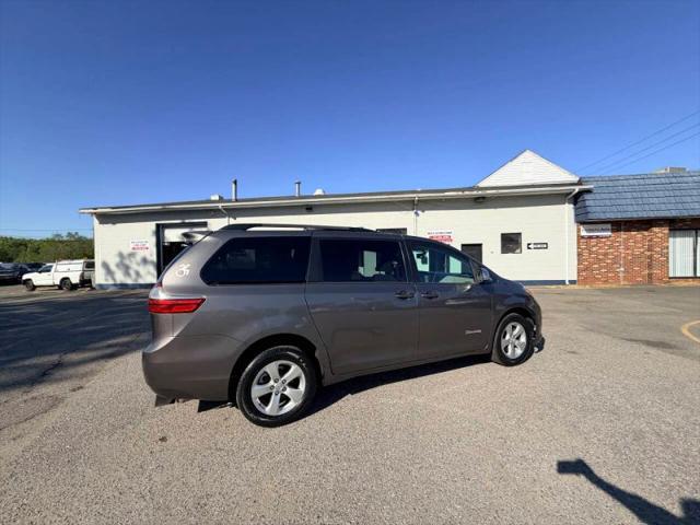 2017 Toyota Sienna LE 8 Passenger