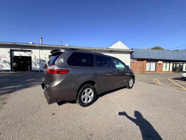 2017 Toyota Sienna LE 8 Passenger