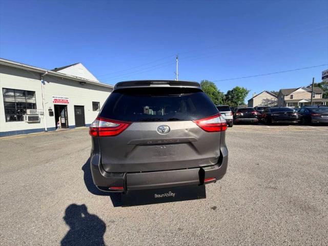 2017 Toyota Sienna LE 8 Passenger