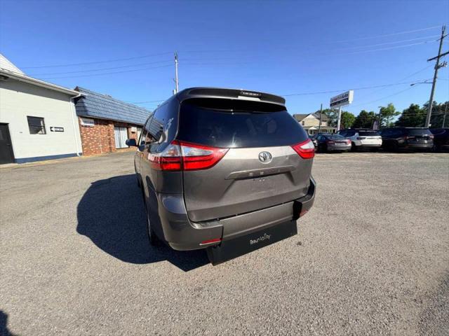 2017 Toyota Sienna LE 8 Passenger