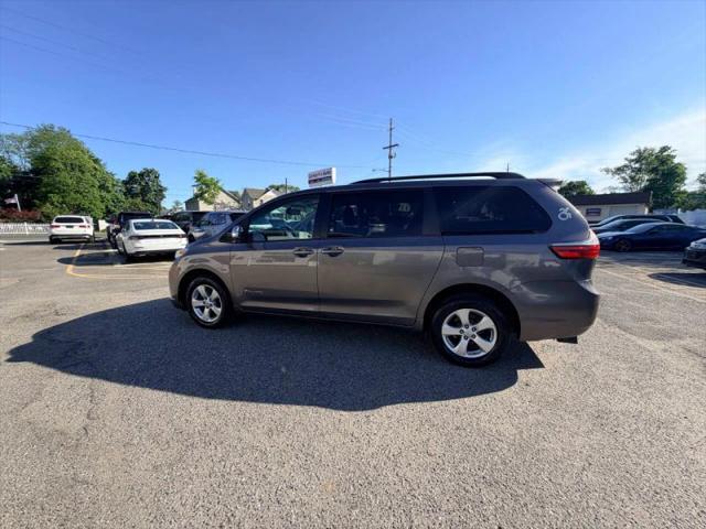 2017 Toyota Sienna LE 8 Passenger