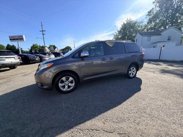2017 Toyota Sienna LE 8 Passenger