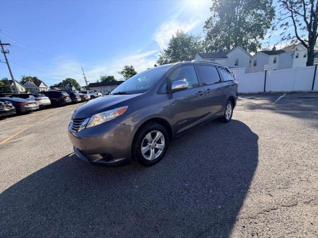 2017 Toyota Sienna LE 8 Passenger