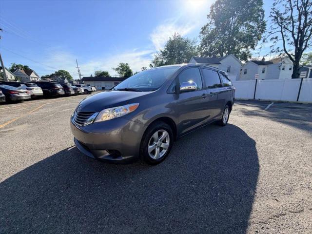 2017 Toyota Sienna LE 8 Passenger