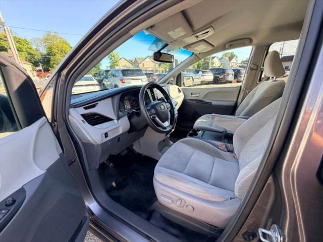 2017 Toyota Sienna LE 8 Passenger