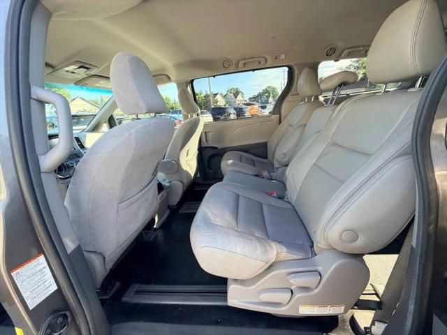 2017 Toyota Sienna LE 8 Passenger