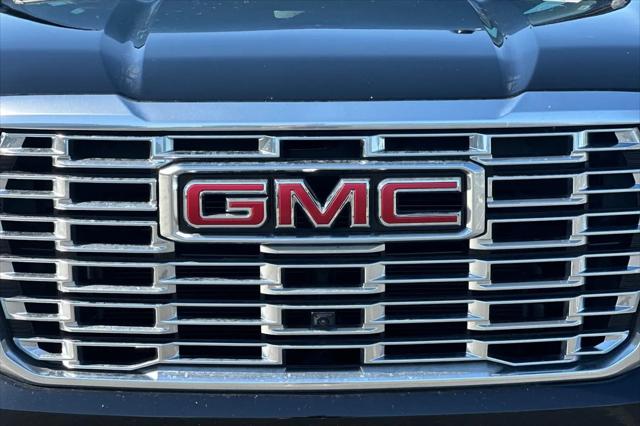2025 GMC Yukon XL 4WD Denali