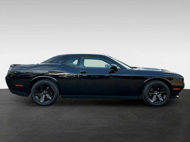 2017 Dodge Challenger SXT