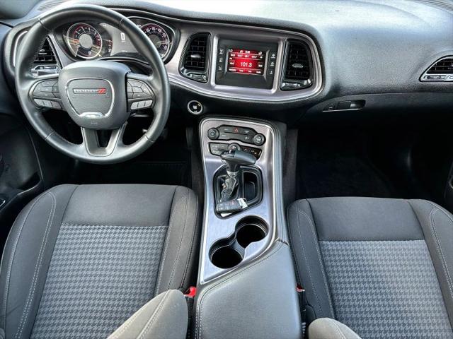2017 Dodge Challenger SXT