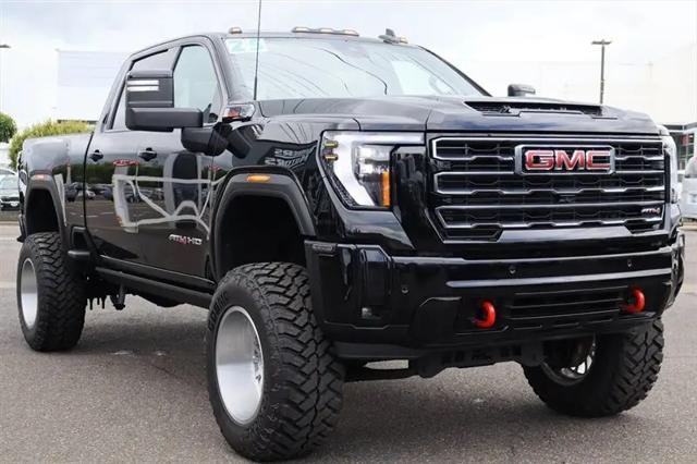 2025 GMC Sierra 3500HD Crew Cab, Standard Bed, AT4, 4WD