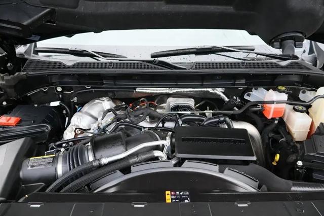 2025 GMC Sierra 3500HD Crew Cab, Standard Bed, AT4, 4WD