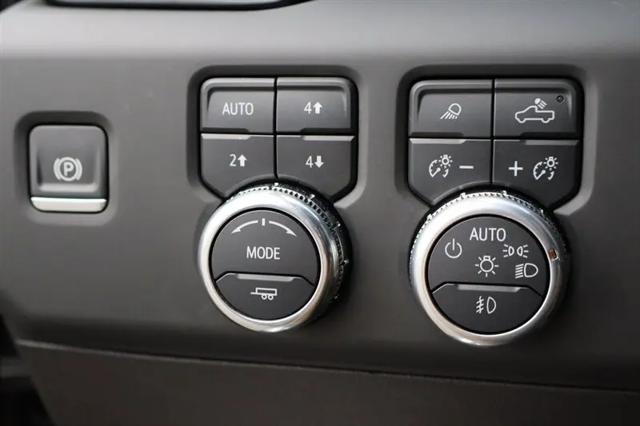 2025 GMC Sierra 3500HD Crew Cab, Standard Bed, AT4, 4WD
