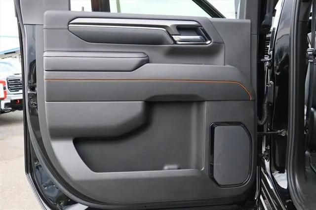 2025 GMC Sierra 3500HD Crew Cab, Standard Bed, AT4, 4WD