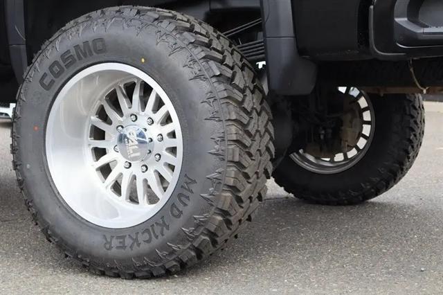 2025 GMC Sierra 3500HD Crew Cab, Standard Bed, AT4, 4WD