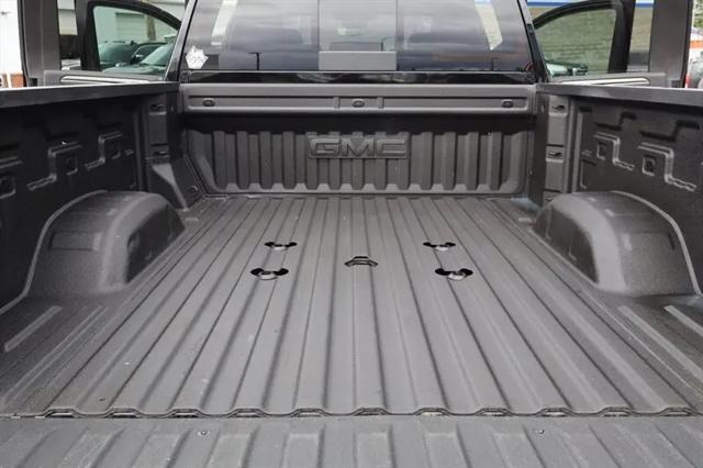 2025 GMC Sierra 3500HD Crew Cab, Standard Bed, AT4, 4WD