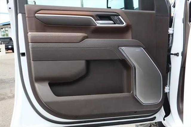 2025 GMC Sierra 3500HD Crew Cab, Standard Bed, Denali, 4WD