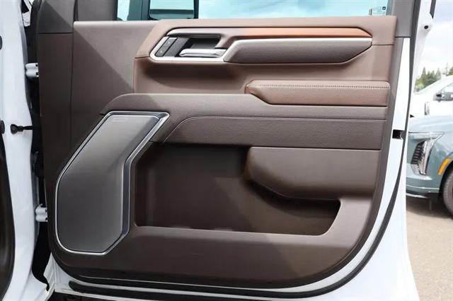 2025 GMC Sierra 3500HD Crew Cab, Standard Bed, Denali, 4WD
