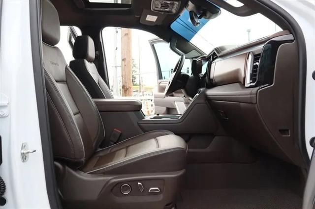 2025 GMC Sierra 3500HD Crew Cab, Standard Bed, Denali, 4WD
