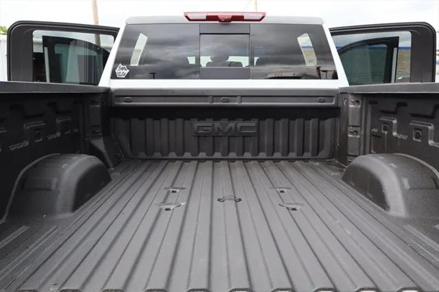 2025 GMC Sierra 3500HD Crew Cab, Standard Bed, Denali, 4WD