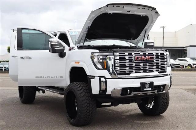 2025 GMC Sierra 3500HD Crew Cab, Standard Bed, Denali, 4WD