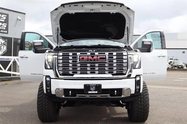 2025 GMC Sierra 3500HD Crew Cab, Standard Bed, Denali, 4WD