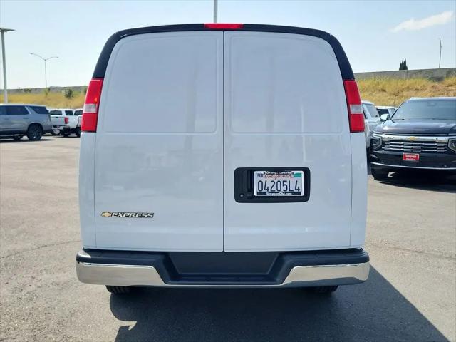 2025 Chevrolet Express Cargo Van RWD 2500 Regular Wheelbase WT