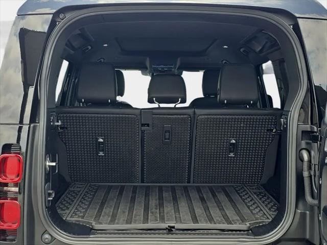 2024 Land Rover Defender 110 P400 S