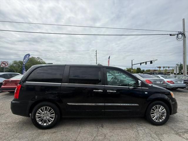 2014 Chrysler Town & Country Touring-L 30th Anniversary