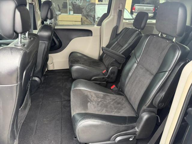 2014 Chrysler Town & Country Touring-L 30th Anniversary