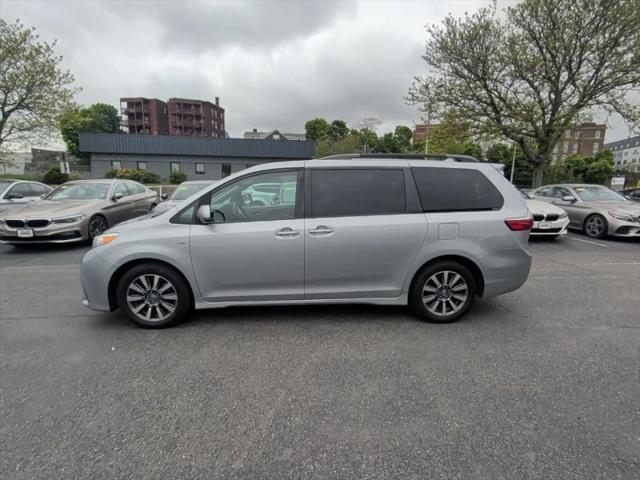 2020 Toyota Sienna XLE