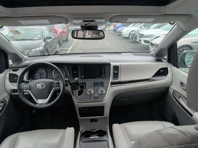 2020 Toyota Sienna XLE