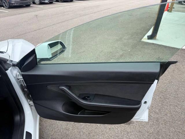 2021 Tesla Model 3 Standard Range Plus Rear-Wheel Drive