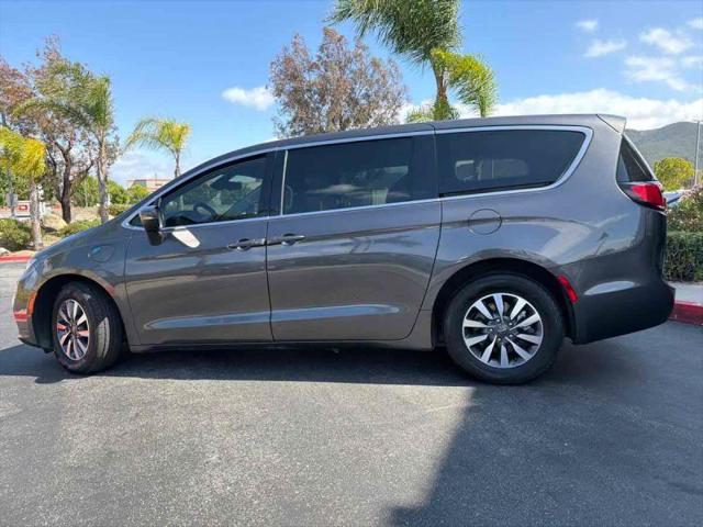 2023 Chrysler Pacifica Hybrid Touring L