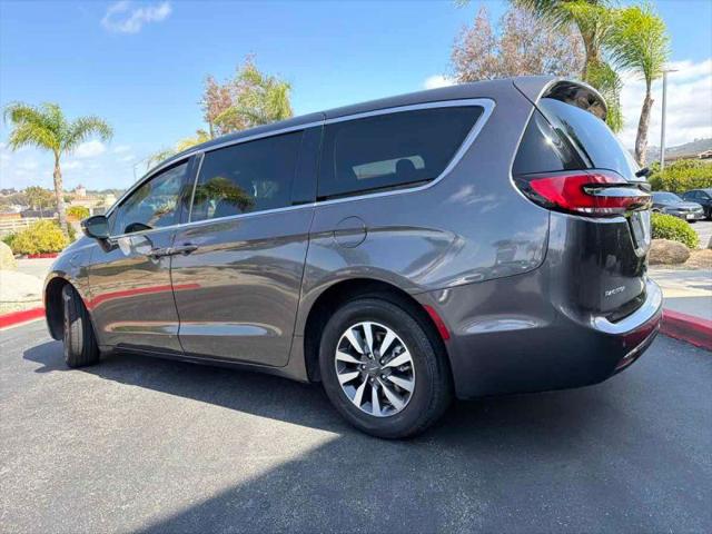 2023 Chrysler Pacifica Hybrid Touring L