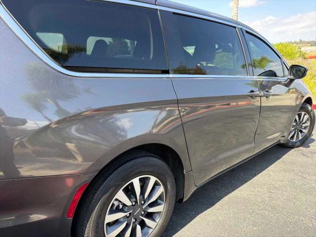 2023 Chrysler Pacifica Hybrid Touring L